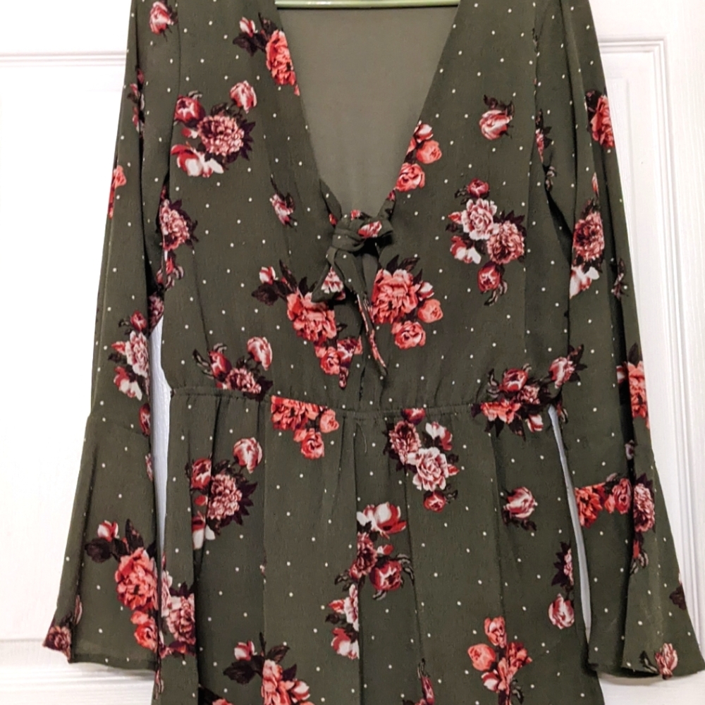 Rue21 Green w/ pink flowers Romper size L